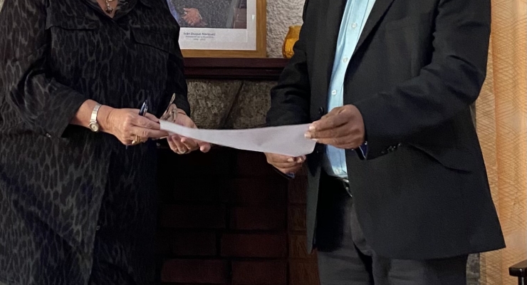 Embajadora de Colombia ante la República de Kenia, Mónica de Greiff, posesionó al nuevo Cónsul Honorario de la República de Colombia en Uganda