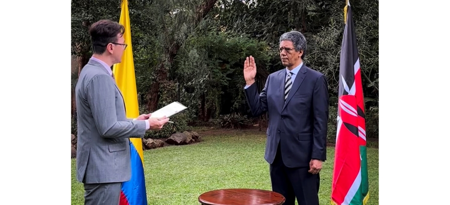 Nuevo embajador designado de Colombia ante el Gobierno de la República de Kenia, Pedro León Cortés Ruíz, toma posesión de su cargo en Nairobi