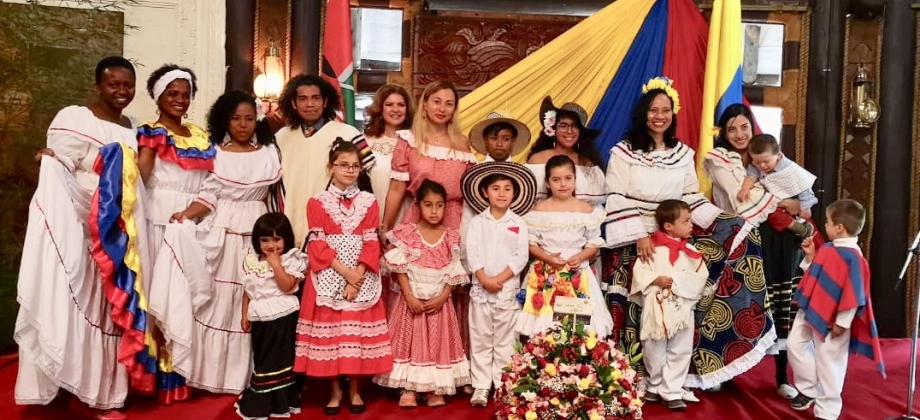 Colores de las regiones colombianas vistieron la conmemoración de los 208 años de la Independencia de Colombia en Kenia