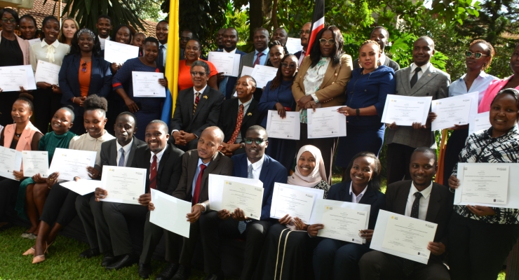 Ceremonia de graduación del curso español de 54 funcionarios del servicio exterior de Kenia